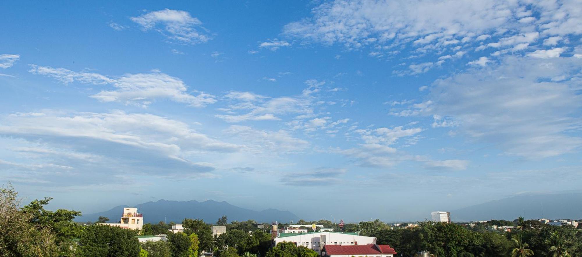 Stonehill Suites Bacolod Extérieur photo