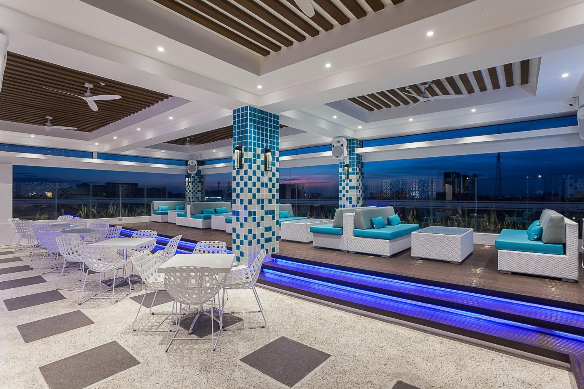 Stonehill Suites Bacolod Extérieur photo