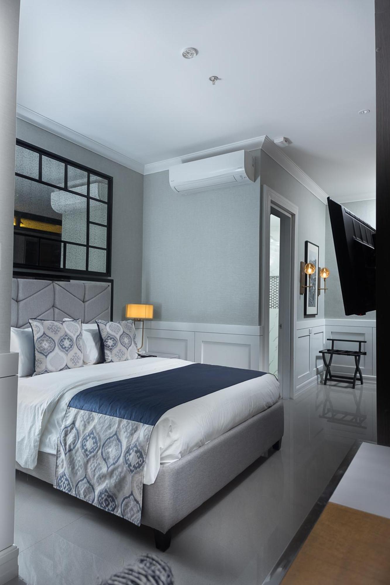Stonehill Suites Bacolod Extérieur photo