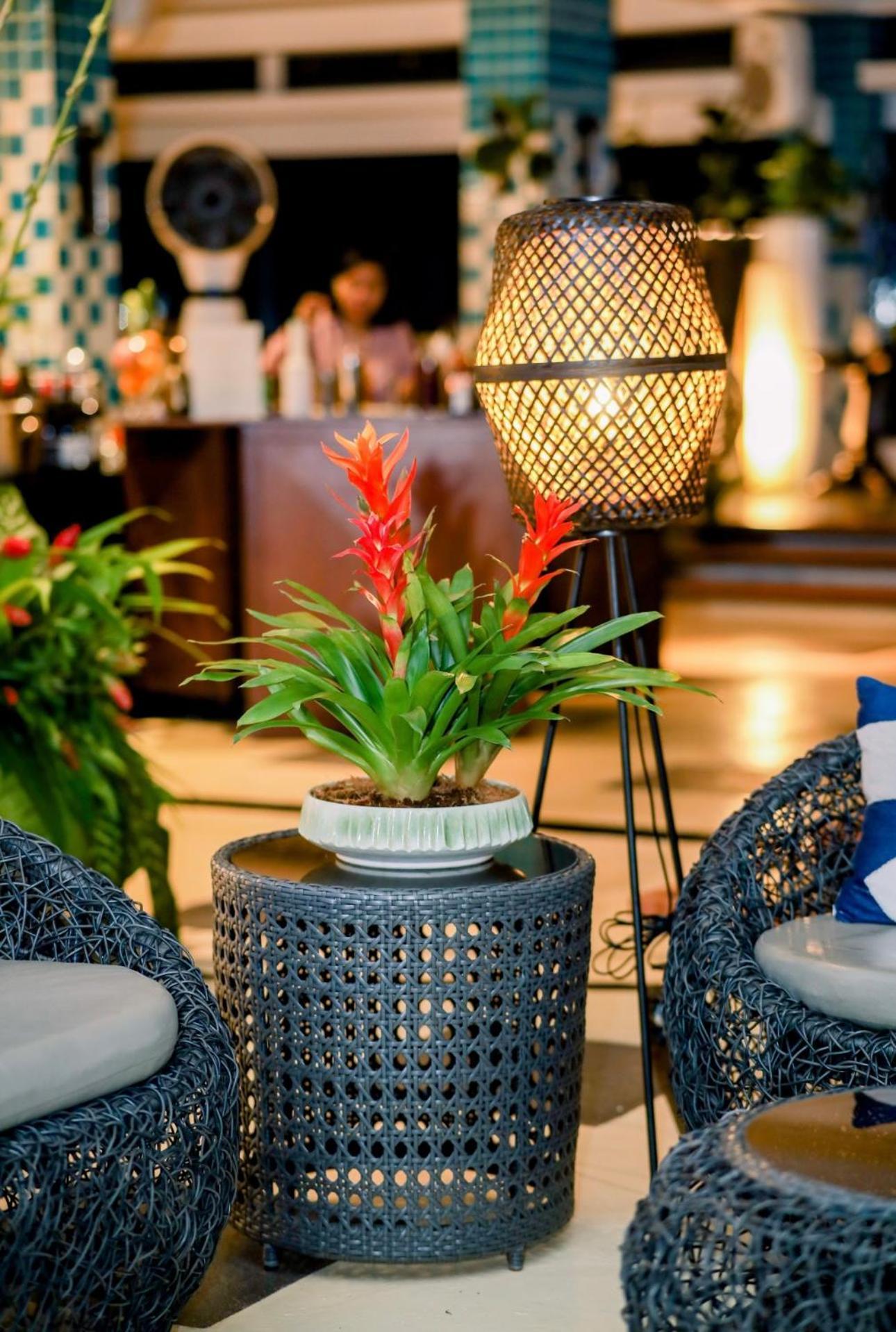 Stonehill Suites Bacolod Extérieur photo